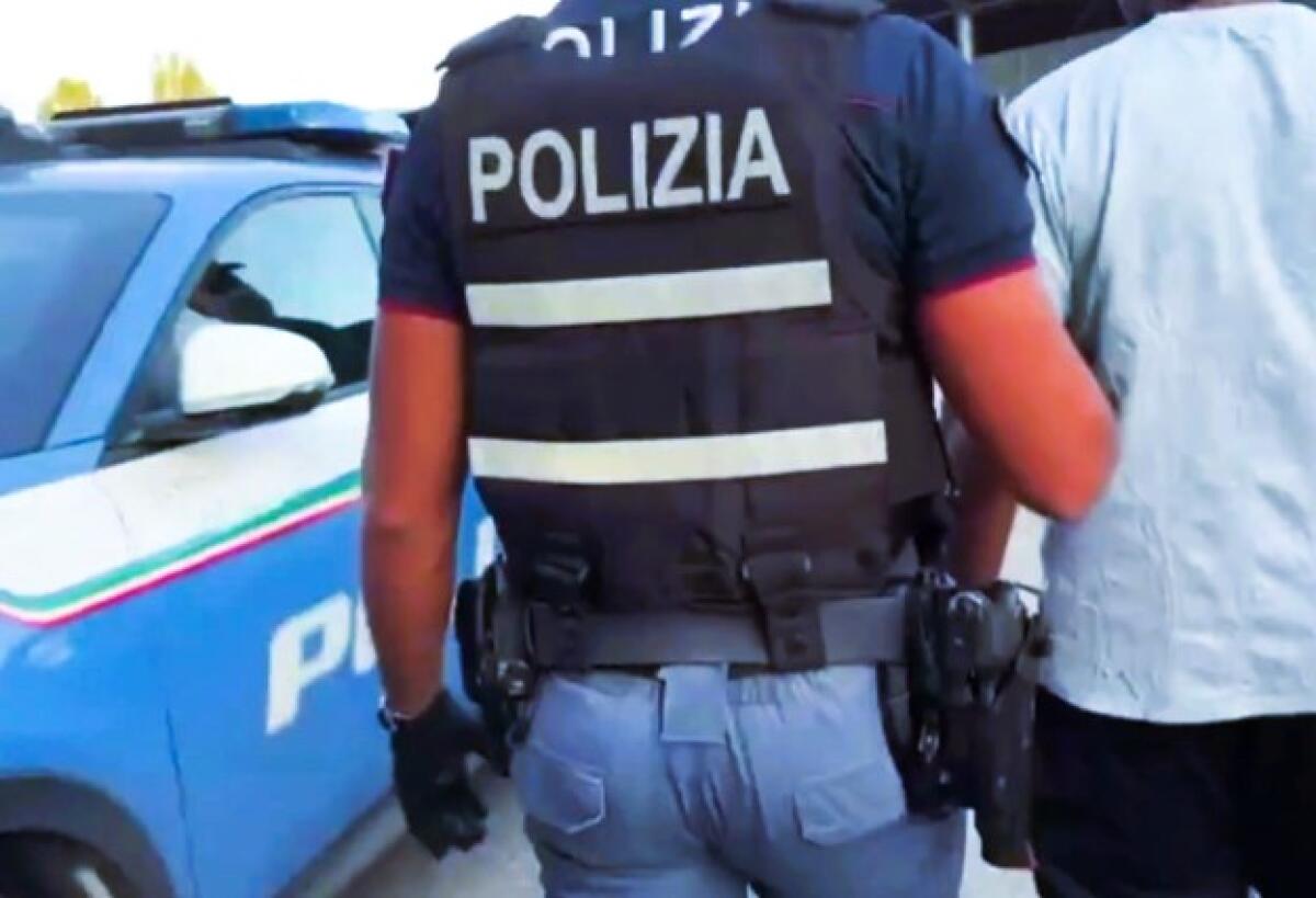 Gela, arrestato un 20enne tedesco ricercato per tentato omicidio: trovato nascosto in un pozzo luce - 