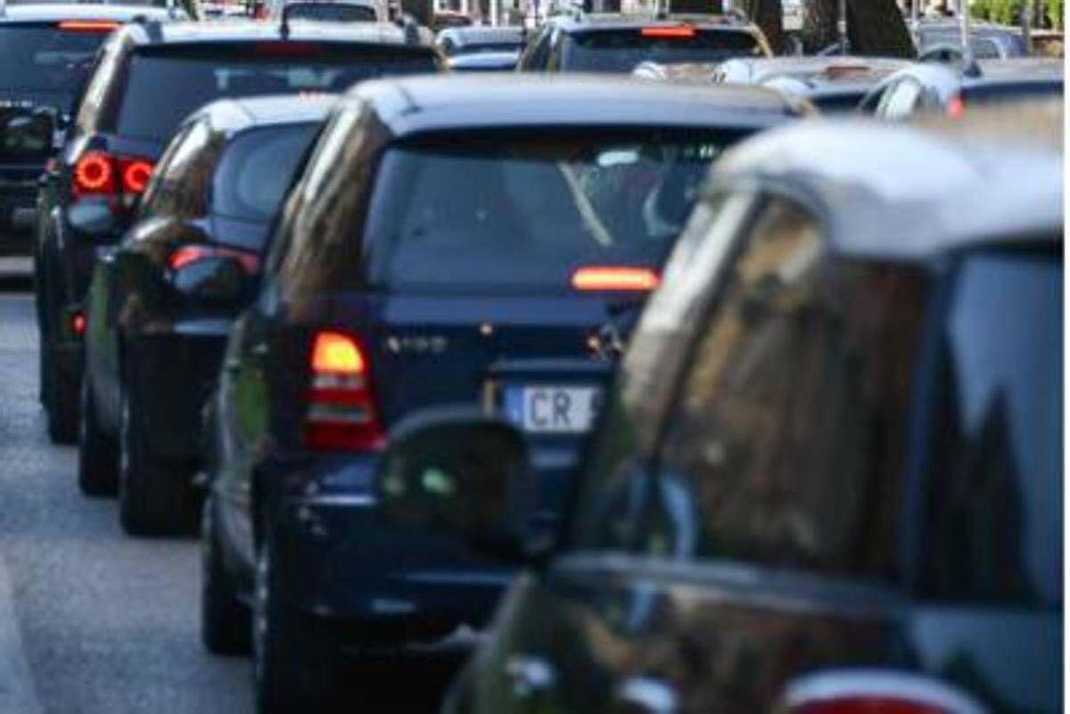 Bollo auto abolito, la mossa di Meloni: "Via una delle tasse più odiate" - 