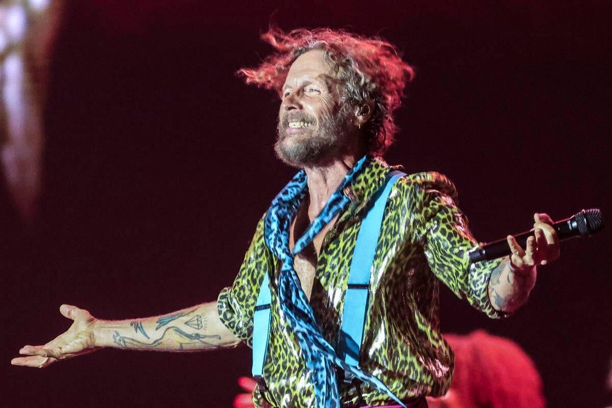 Jovanotti, è qui la festa: i 60 anni di Lorenzo, l'eterno ragazzo fortunato della musica italiana - 