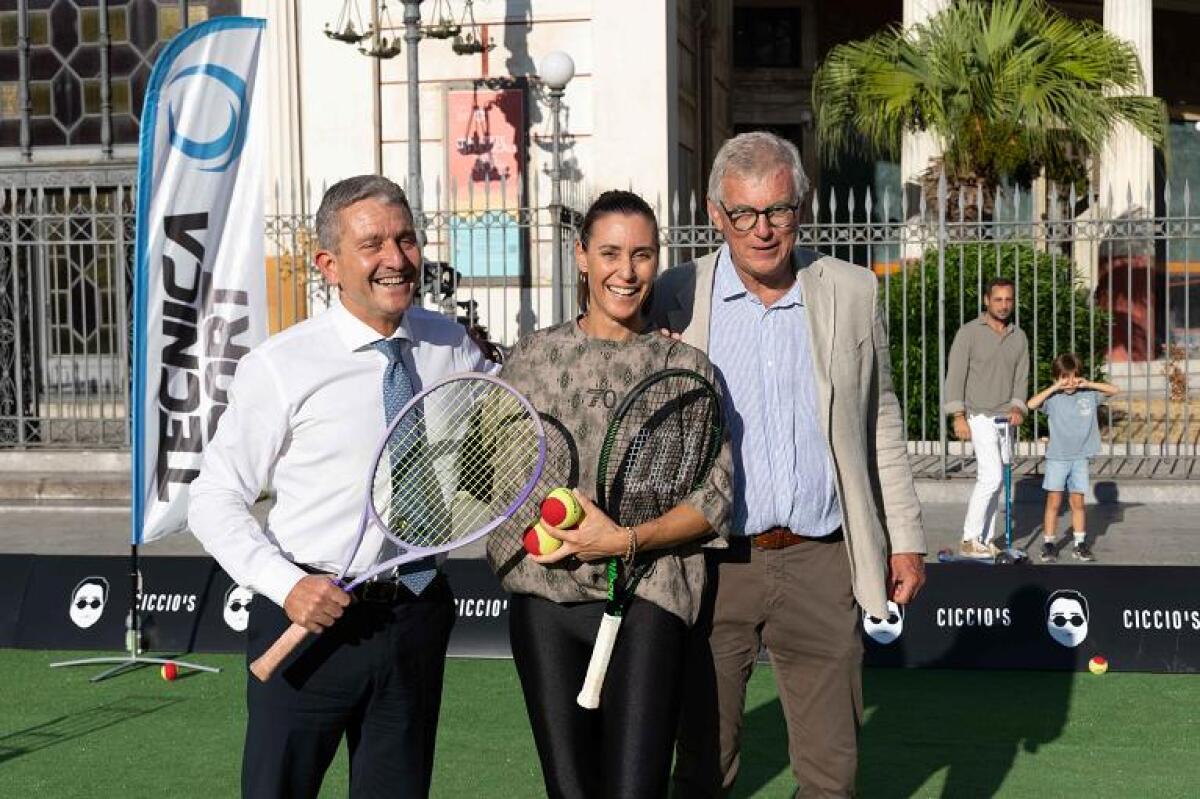 Tennis in Piazza a Palermo: Flavia Pennetta coinvolge quasi 200 ragazzi al Politeama - 