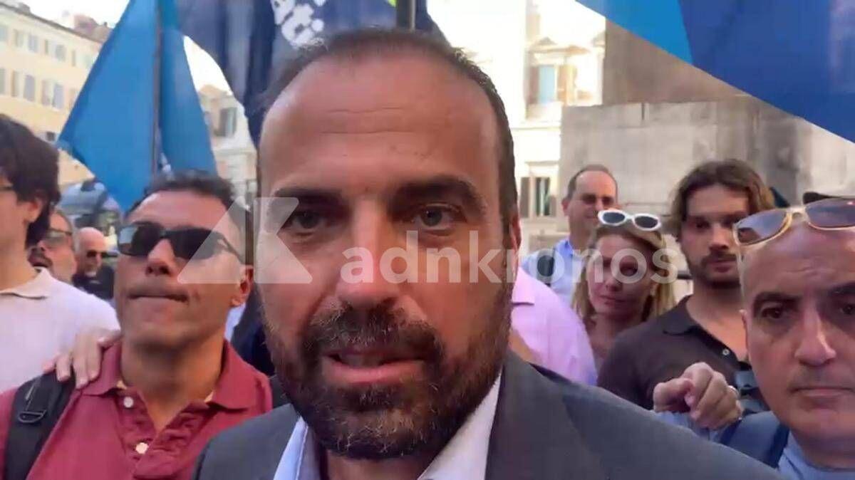 Cinema, il sit-in a Montecitorio con Marattin: "No alla nuova Agenzia, spreco di soldi pubblici e inutile doppione" - Video - 