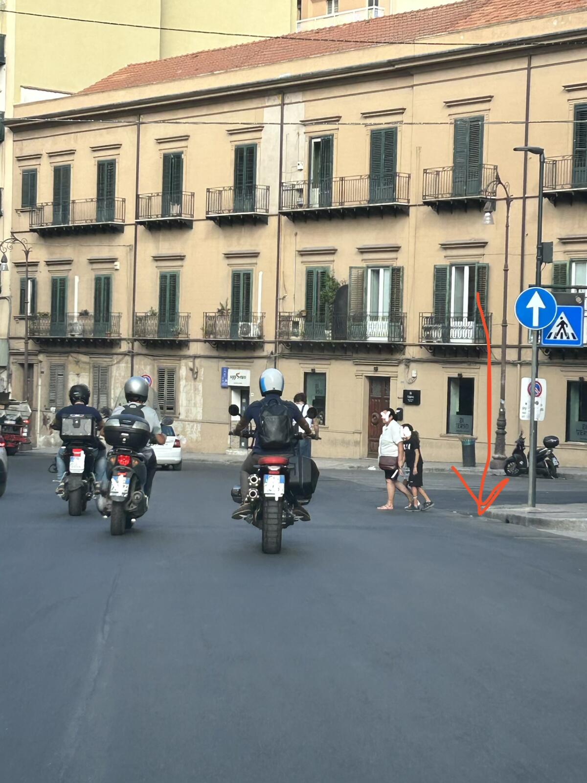 Palumbo: assente la segnaletica in Via Turati e Piazza Castelnuovo, richiesta urgenza al Comune - 