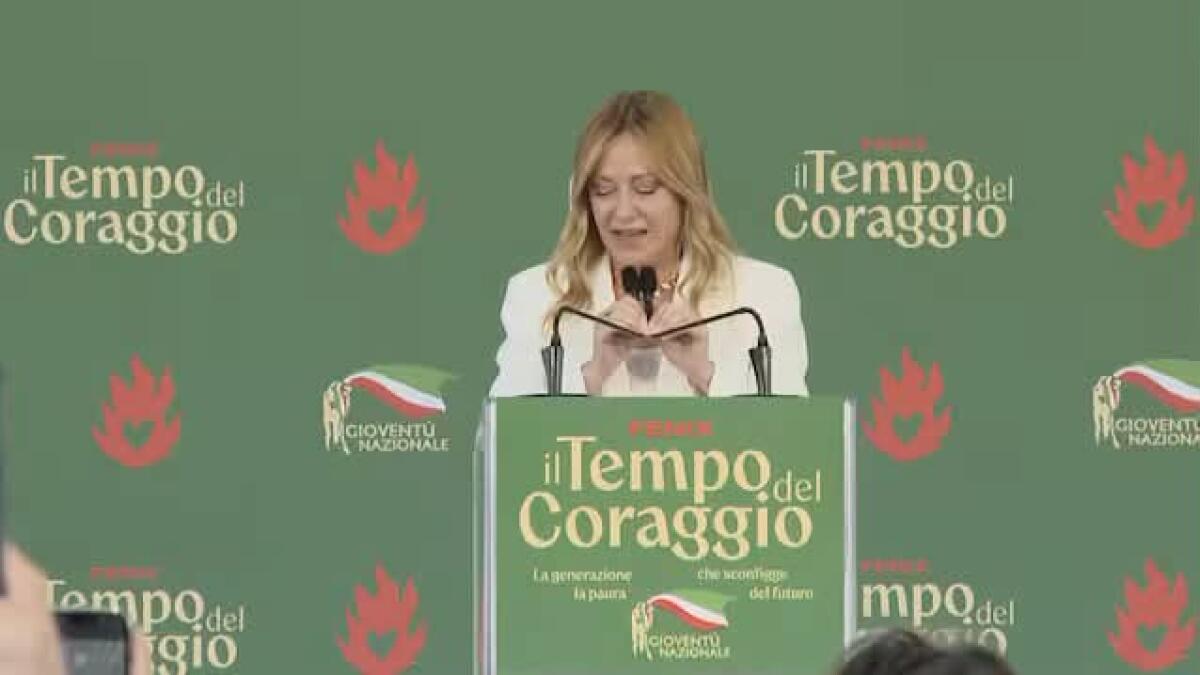 Meloni annuncia tetto agli studenti stranieri, divieto di burqa e obbligo lingua: provvedimento in arrivo in Cdm - 