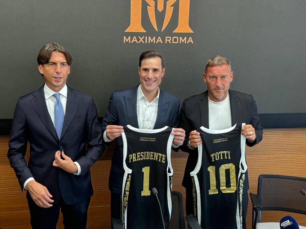 La Maxima Roma si presenta, con Totti per riportare in alto il basket della Capitale - 