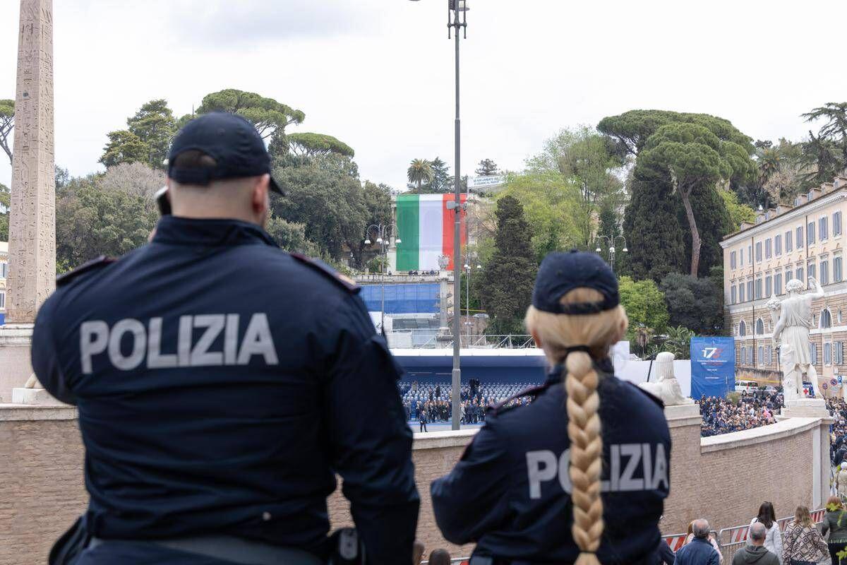 Corte Ue: "Divieto di tatuaggi per le forze di polizia è discriminatorio nei confronti delle donne" - 