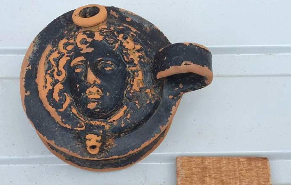 Cefalù, all’Osterio Magno mostra su Amedeo Tullio: reperti inediti e un tesoretto di monete puniche - 