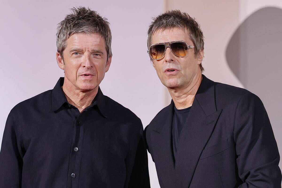 Oasis in tour, la guerra dei biglietti e i messaggi di Liam Gallagher: "Buona fortuna. Siate gentili e non cattivi" - 