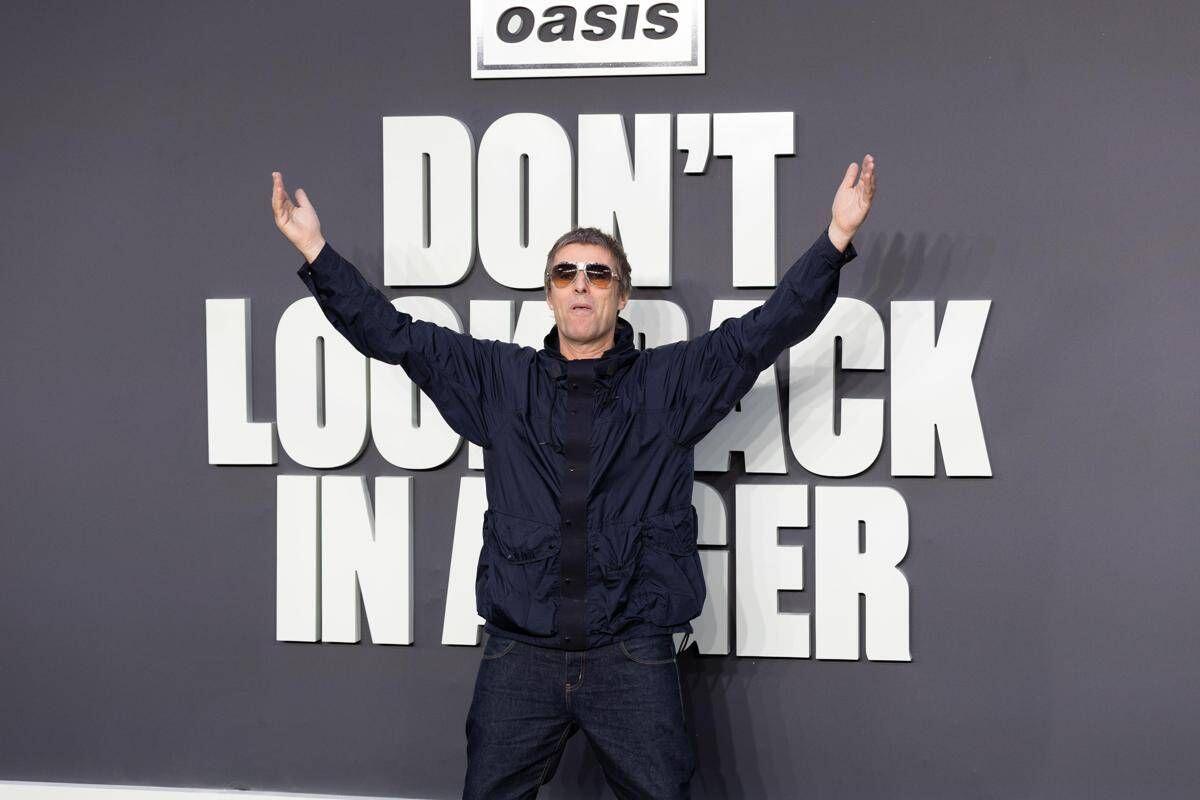 Oasis a Roma, Liam Gallagher scatenato sui social: le risposte (surreali) ai fan - 