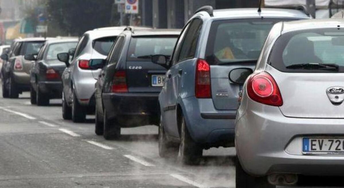 Governo approva decreto: le auto diesel Euro 5 restano libere di circolare nel Bacino Padano - 