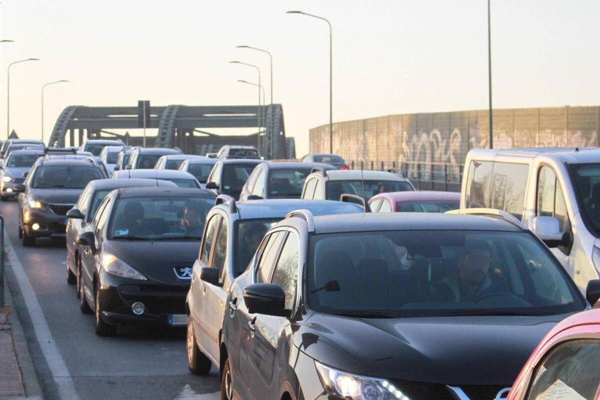Oggi il Cdm abolisce il bollo auto e moto. Meloni: "Via una delle tasse più odiate dagli italiani" - 