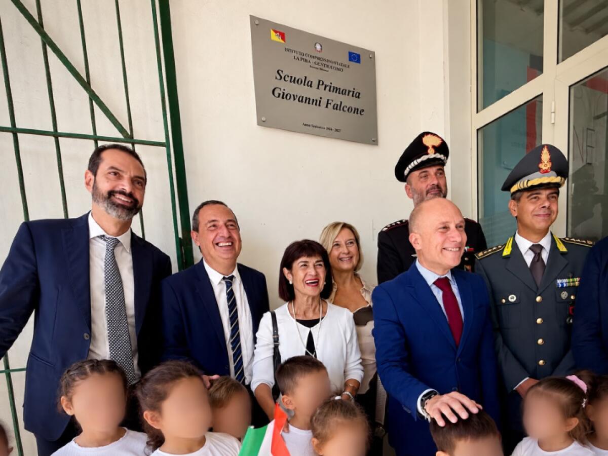 Messina: il sindaco Basile alla “La Pira‑Gentiluomo” per l'avvio dell'anno e l'intitolazione a Giovanni Falcone - 