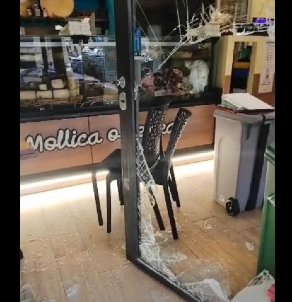 Palermo: apre la salumeria 'Con mollica o senza' e 48 ore dopo subisce una 'spaccata' - 