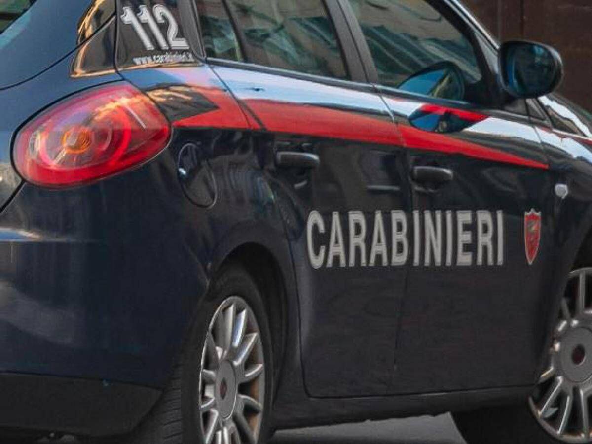 Ferrara, litiga con un ragazzo nel bagno del liceo: 14enne ferito con un coltello - 
