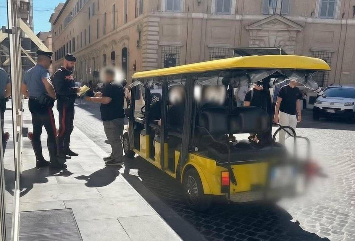 Giungla golf car a Roma, blitz e controlli a tappeto dei carabinieri nel centro della Capitale - 