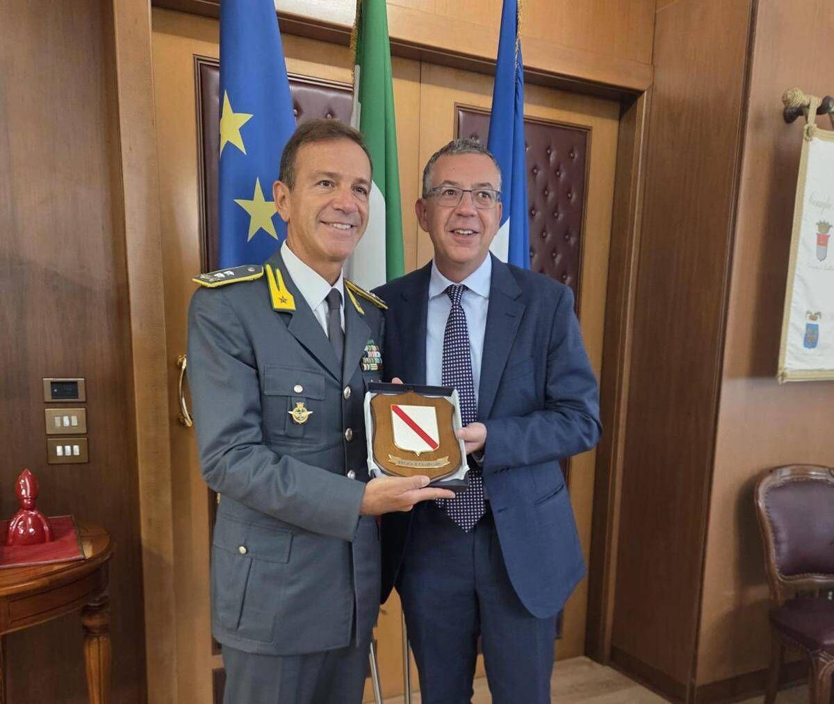 Campania, Manfredi incontra gen. Manna comandante regionale Guardia di Finanza - 
