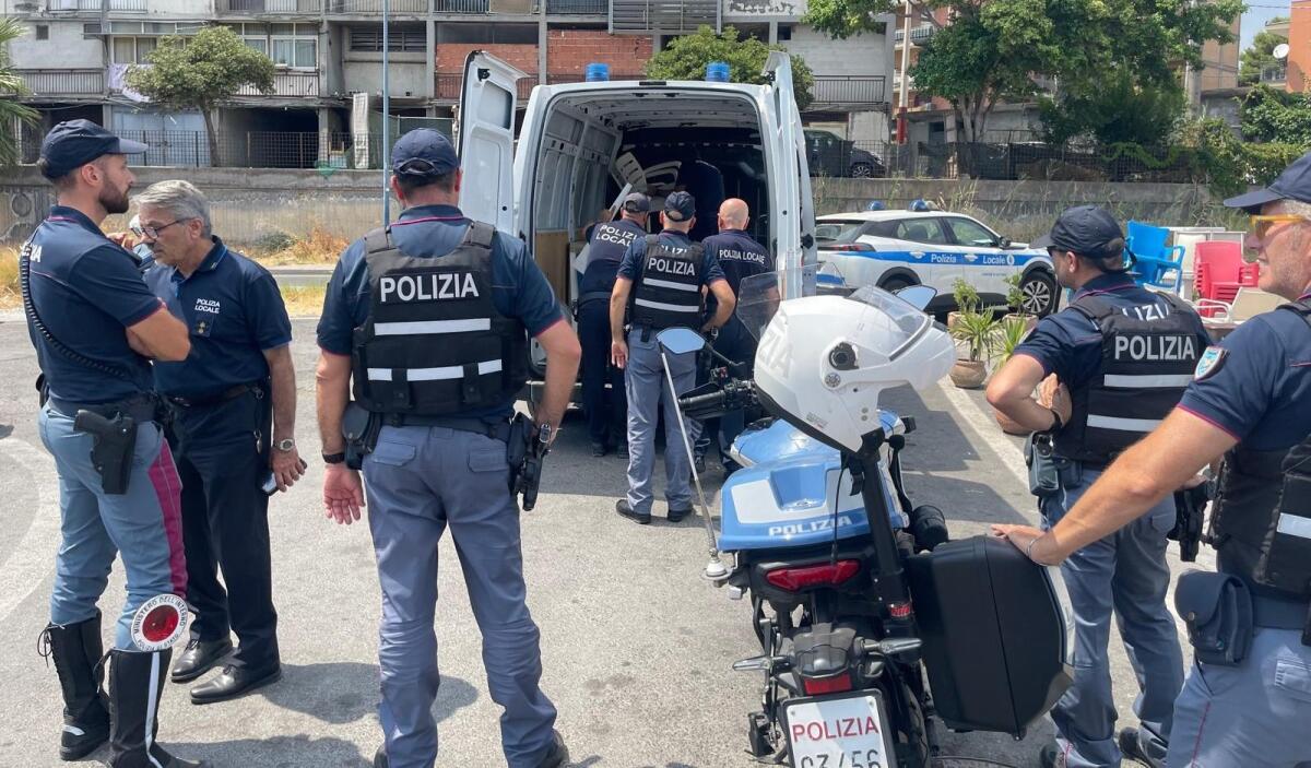 Controlli straordinari a Librino e San Giorgio: sequestri, sanzioni e 122 persone identificate - 