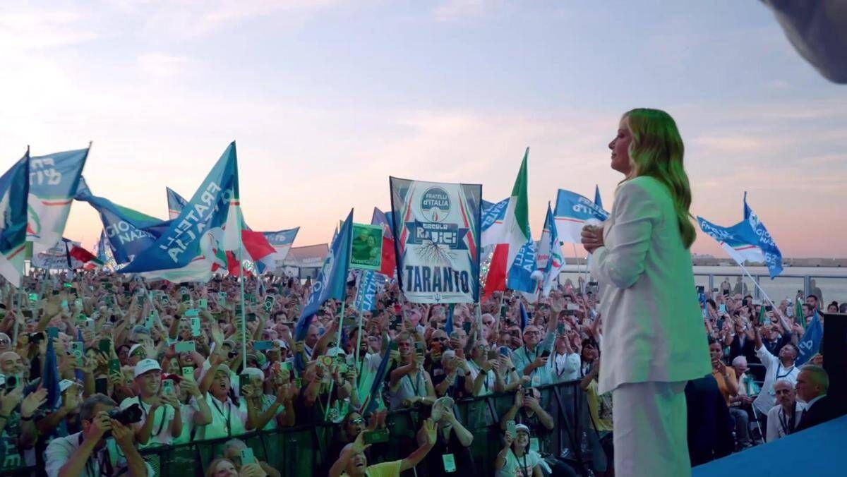 Meloni a Bari, il videoracconto della festa per il governo più longevo - 