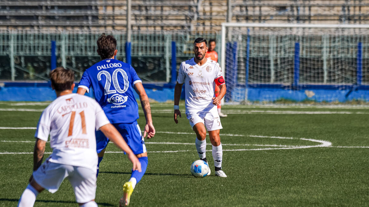 Siracusa-Modica 1-0: il gol beffardo condanna un Modica incisivo ma poco cinico