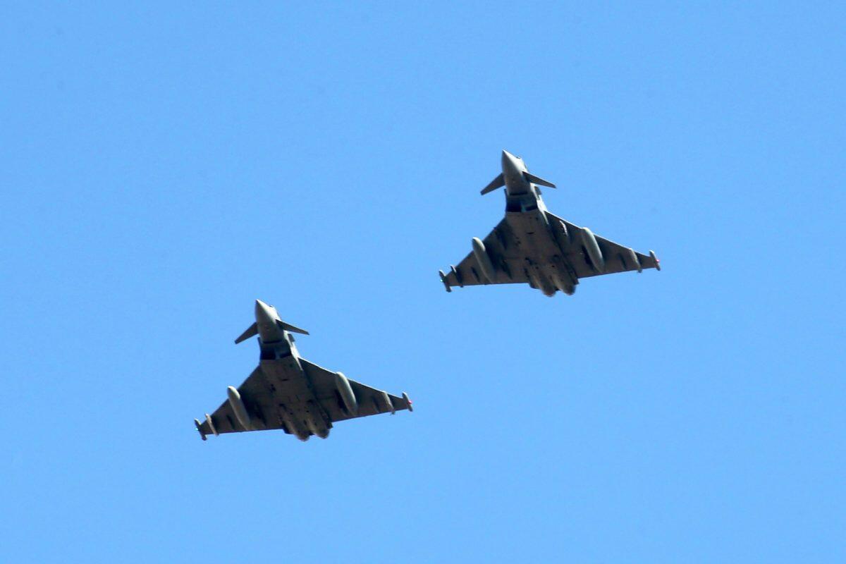 Jet russi violano lo spazio aereo lituano: due Eurofighter italiani decollano in scramble, Meloni invita l'Ue a non rispondere - 