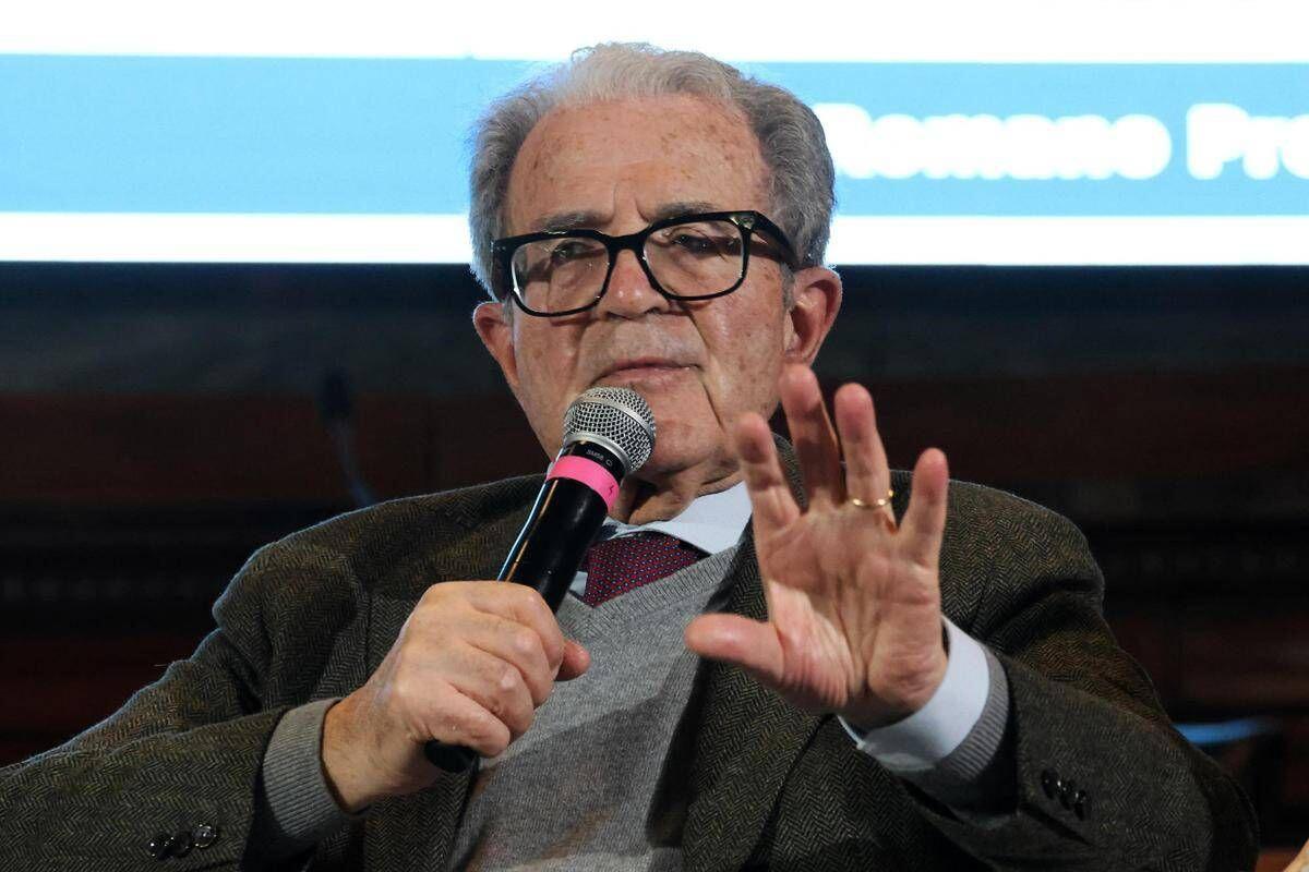 Prodi: "Meloni come Vannacci vuole Europa debole, Ue finita se vince Afd" - 