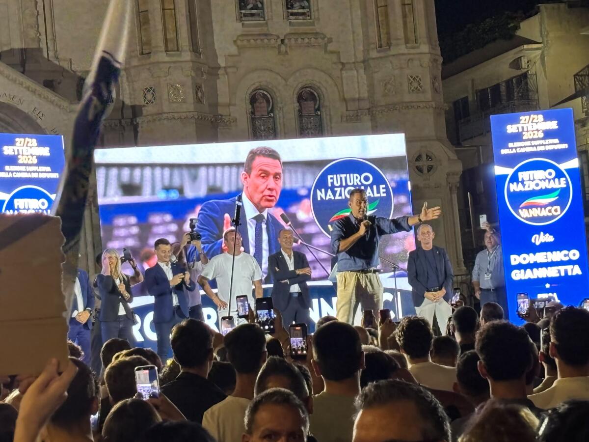 Vannacci a Reggio Calabria: «Siamo la destra autentica, più affidabili della Lega» - 