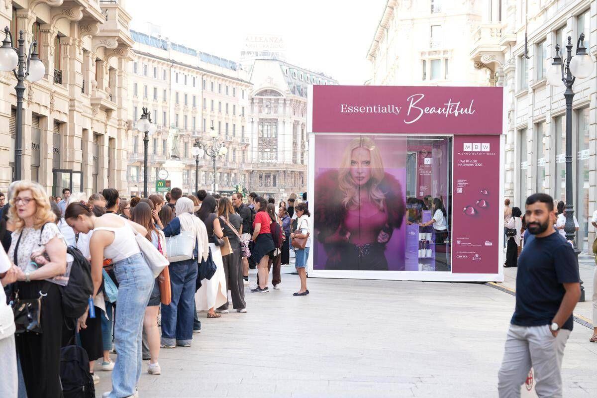 Milano Beauty Week, assalto ai pop up: lunghe code per profumi, esperienze skincare e make up - 