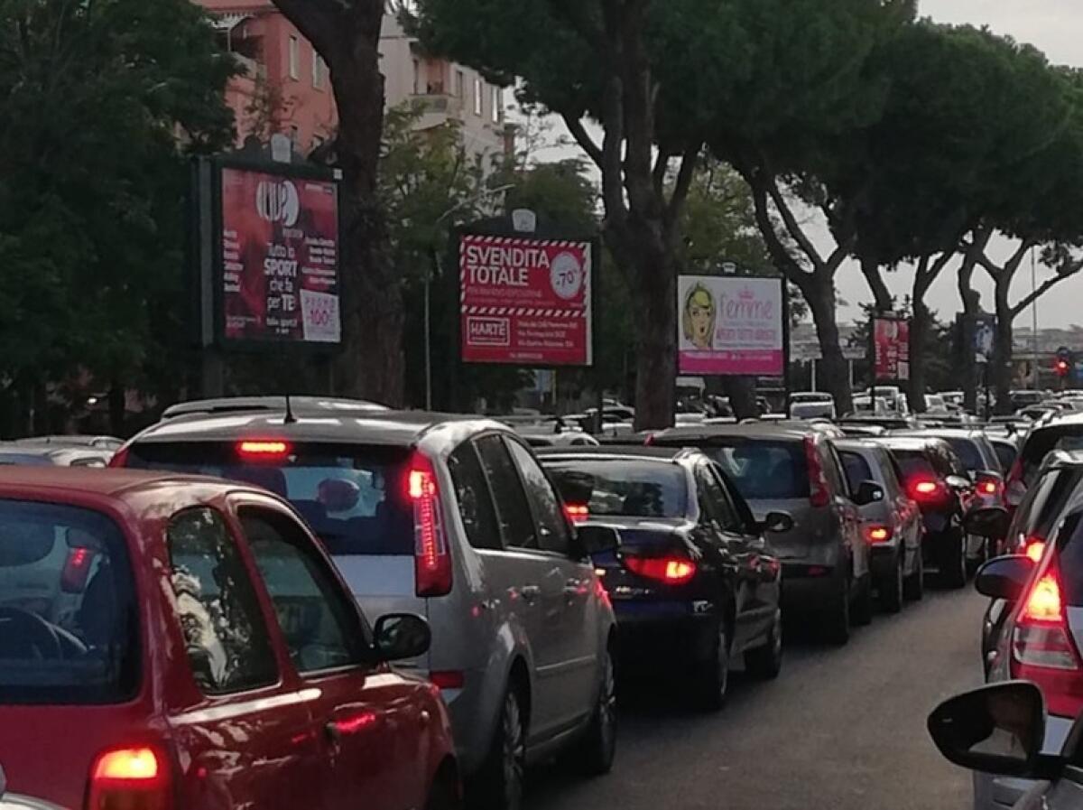 Bollo auto sospeso nel 2027: cosa cambia, chi ne pagherà davvero e quali sono i limiti
