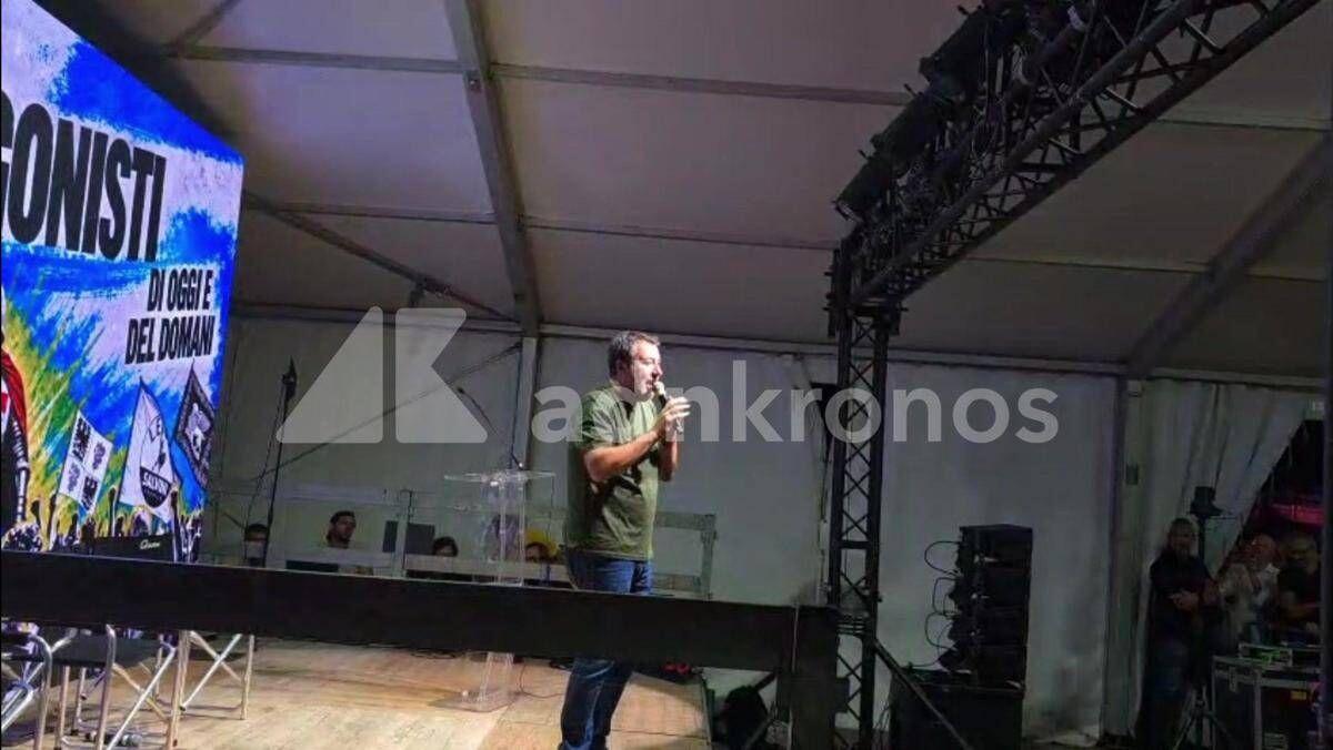 Pontida, da giovani Lega accoglienza da star per Salvini: "Stiamo facendo concorrenza a Roma-Inter" - Video - 