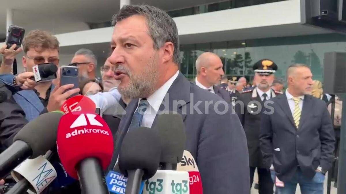 Russia, Salvini: "Attacco droni? Fake news, lavoriamo su caro vita" - Video - 
