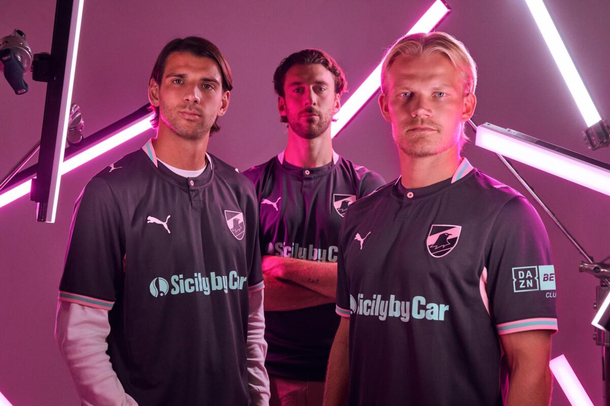 PUMA e Palermo FC svelano il Neon Kit 2026/27: ritorna il logo del 1987 - 