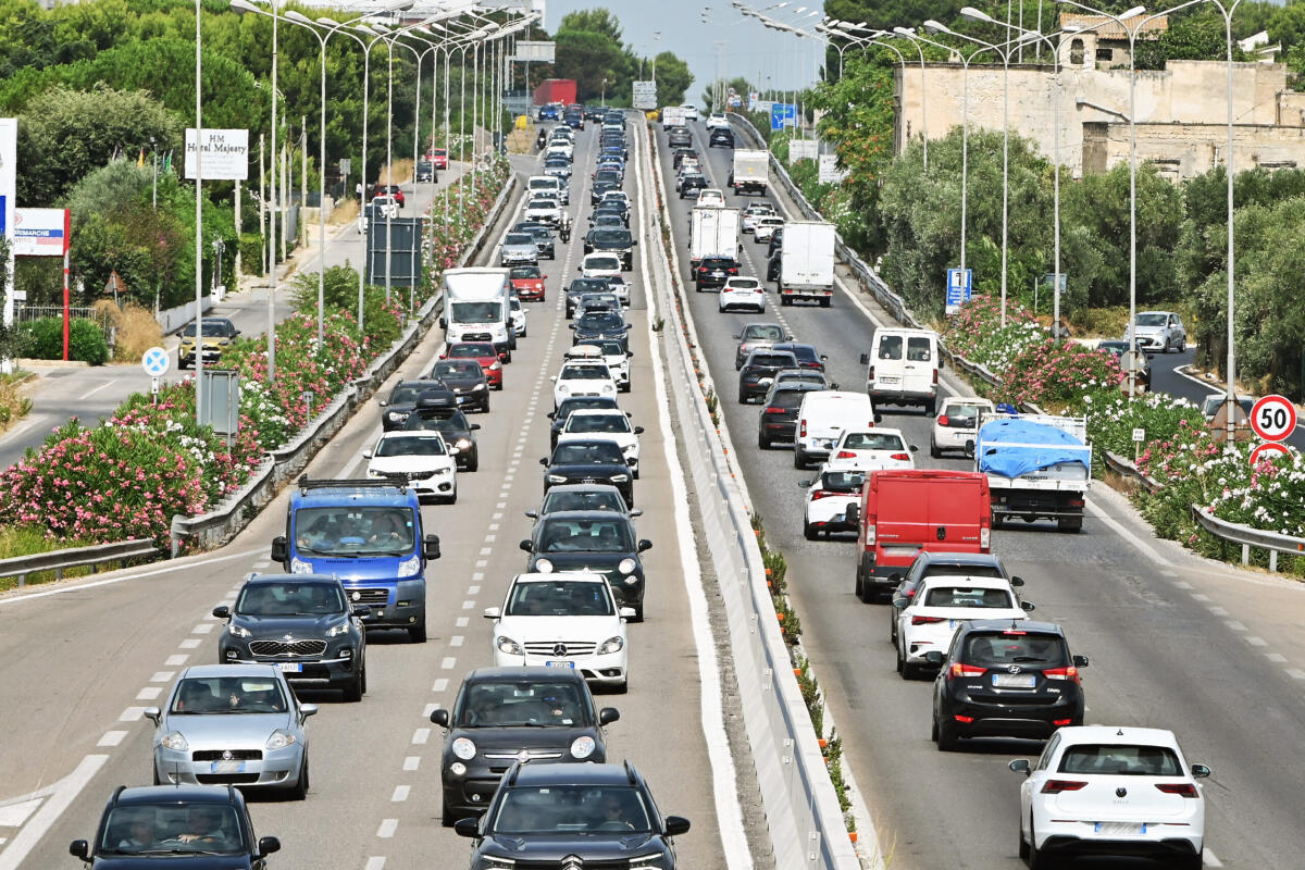 Bollo auto: abolizione per vetture fino a 80 kW, ma con limiti e solo per un veicolo a cittadino - 