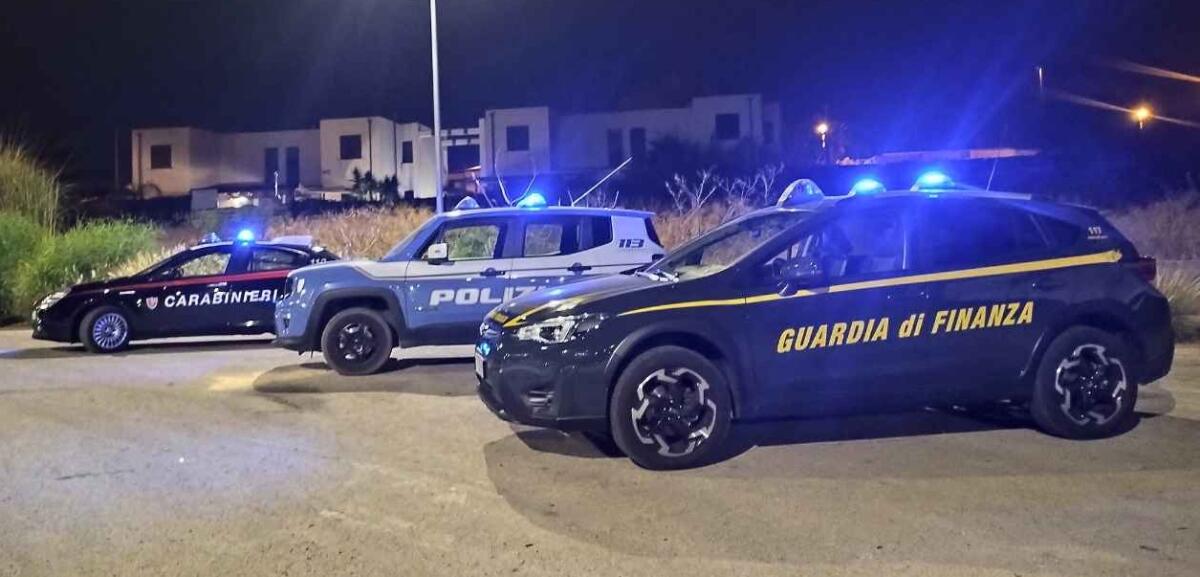 Ragusa, controlli a Marina di Ragusa e Santa Croce: sequestrati droga e armi, denunciati e segnalati - 