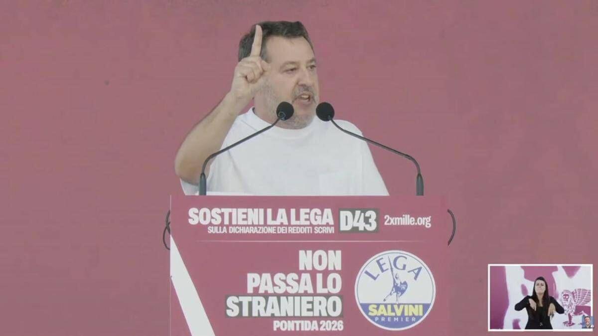 "Chiederò alla mia famiglia se ho la loro fiducia": da Pontida Salvini lancia il congresso straordinario della Lega - Video - 