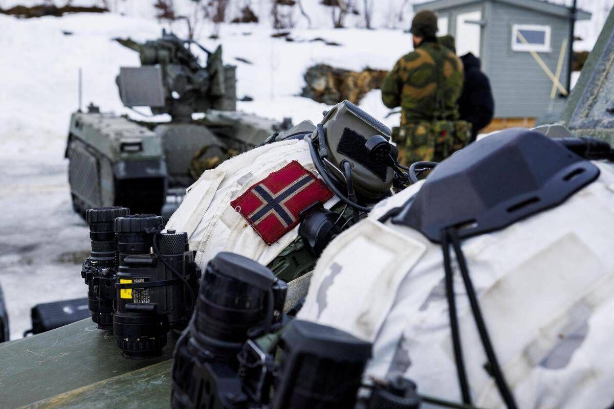 Norvegia, armi e artiglieria al confine con la Russia. Mosca minaccia "ulteriori misure" - 