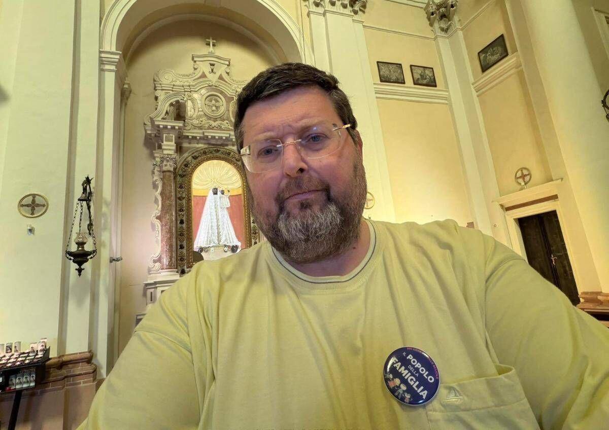 Adinolfi arrestato: "Mi portano in carcere perché scrivo su Facebook" - 