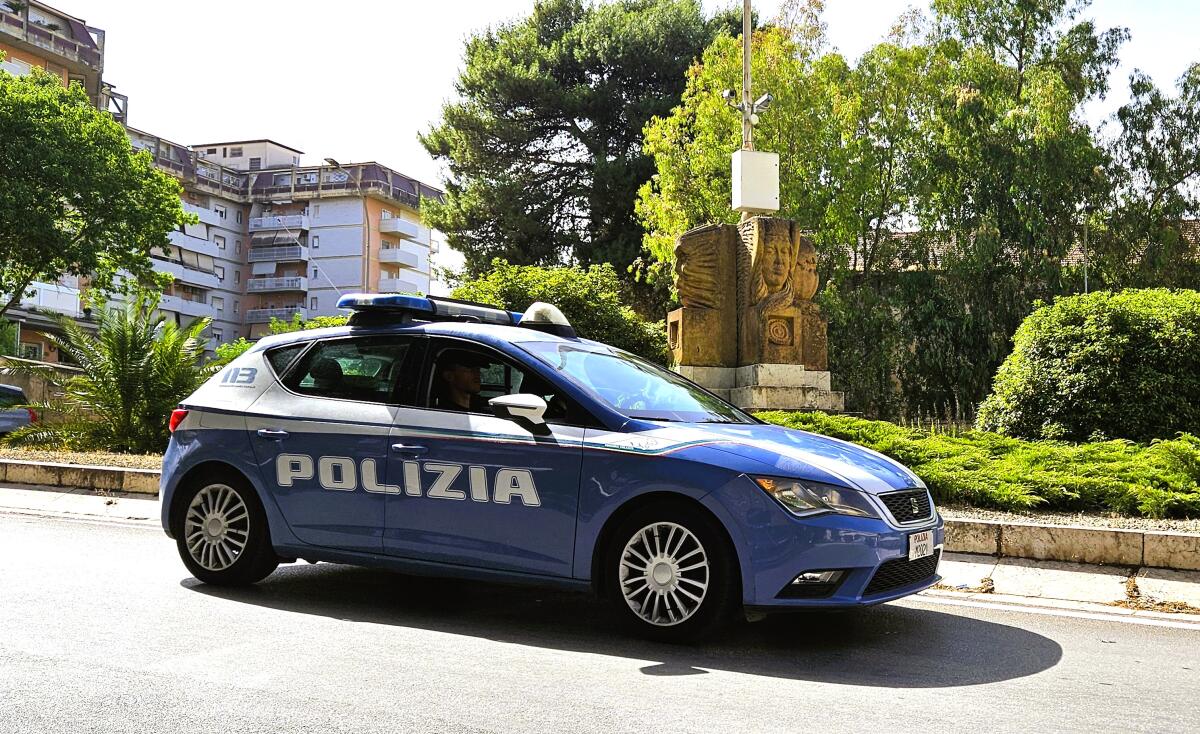 Caltanissetta: il Questore emette due daspo urbani per aggressioni in locali, divieti fino a tre anni - 