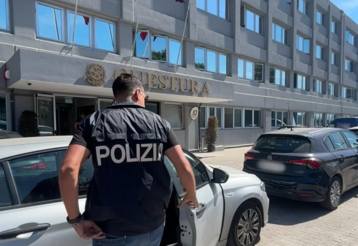 Catania: pusher recidivo fermato in strada con marijuana e 900 euro - 