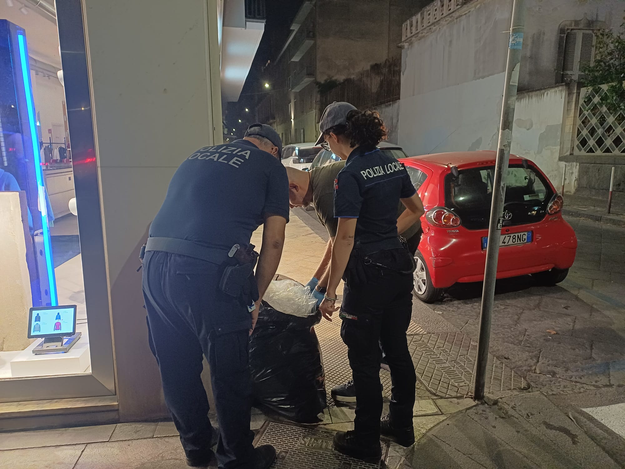 Catania: maxi operazione della Task Force ambientale, 110 verbali in una sera - 