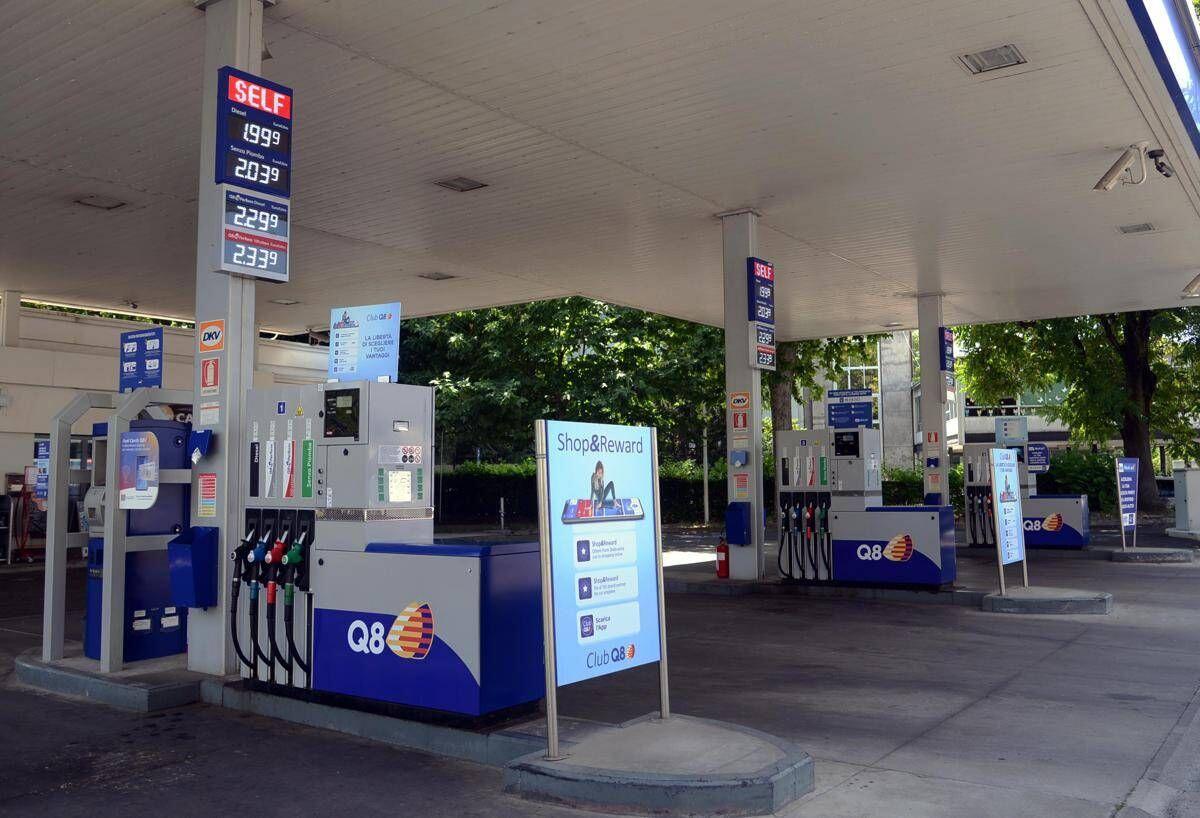 Caro carburanti, anche Q8 mette un tetto ai prezzi di benzina e diesel - 