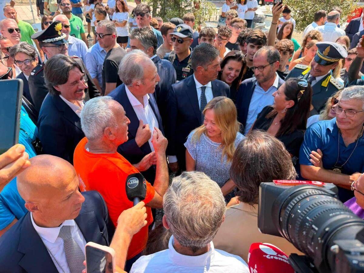 Meloni: "Il Sud cresce più della media nazionale, ora priorità per i troppi ragazzi che vanno via" - 