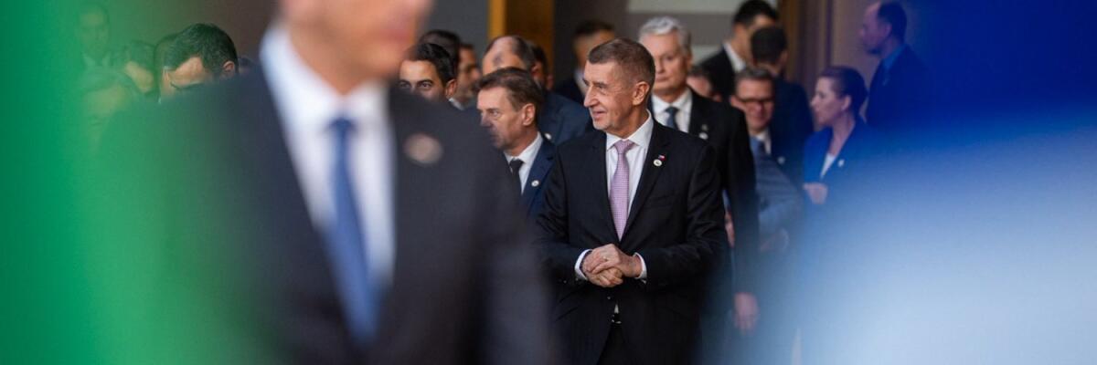 Vertice di Praga: Babiš 'incorona' Meloni e chiede la sua riconferma per la continuità europea - 