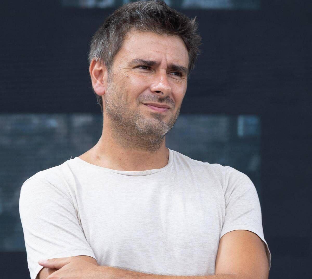 Alessandro Di Battista, neurochirurgo italiano a Miami: "Potrebbe venire qui, invece, che tornare in aereo a Roma" - 
