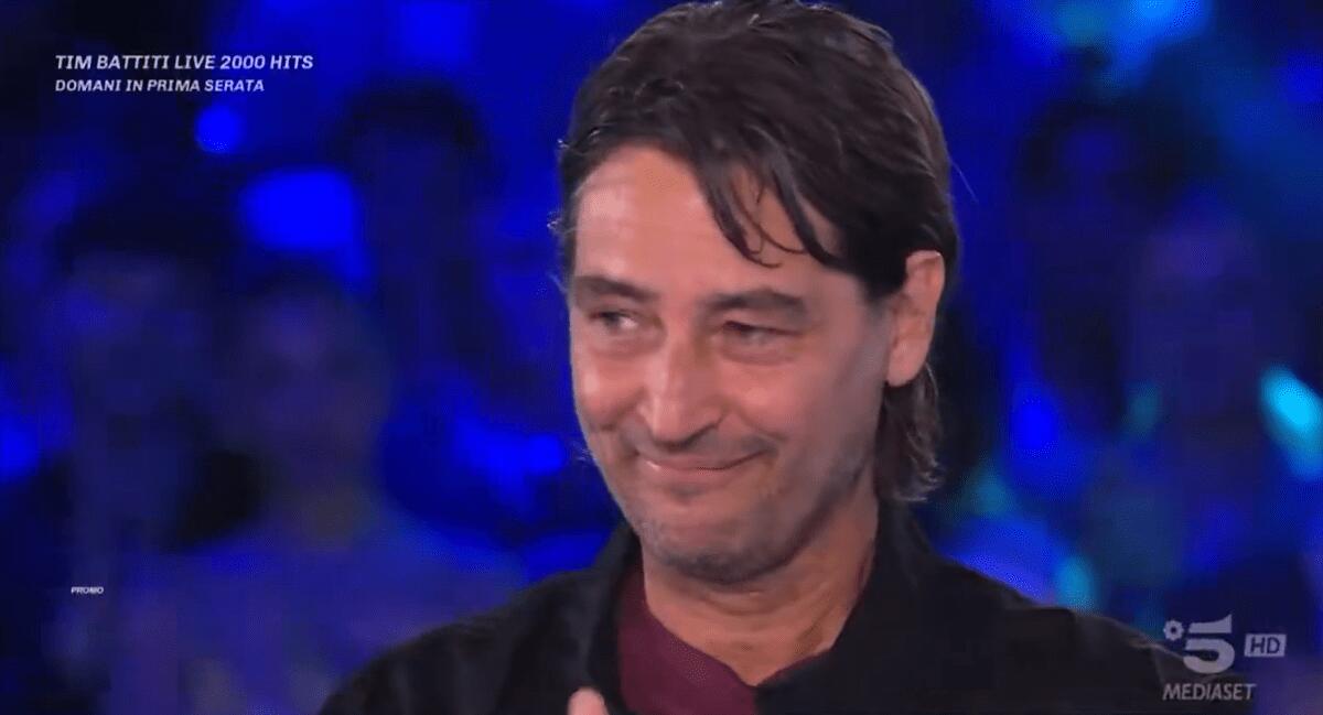 Simone Annicchiarico squalificato dal Gf Vip, le scuse in diretta: "Mi sono sentito tradito da me stesso" - 