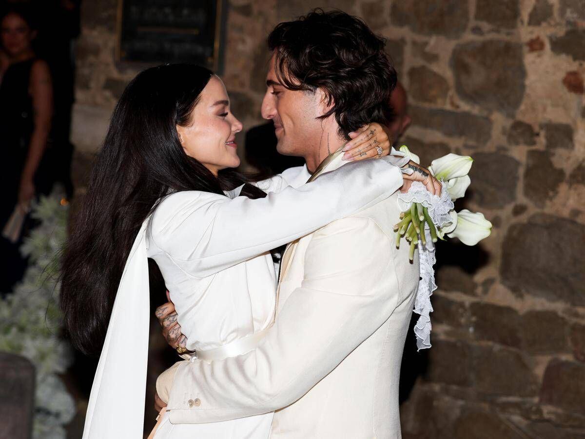Damiano David, tra le foto del matrimonio spunta... Victoria De Angelis: gli indizi sulla reunion dei Maneskin - 