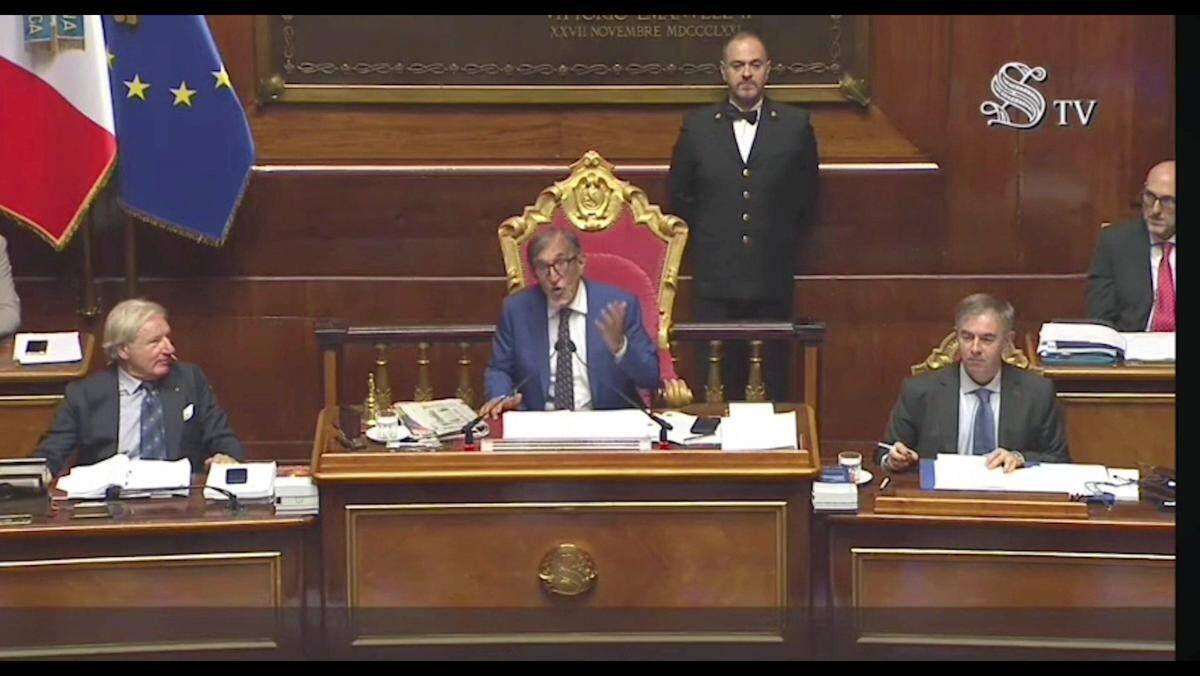 Casini diventa nonno, gli auguri di La Russa in Senato - Video - 