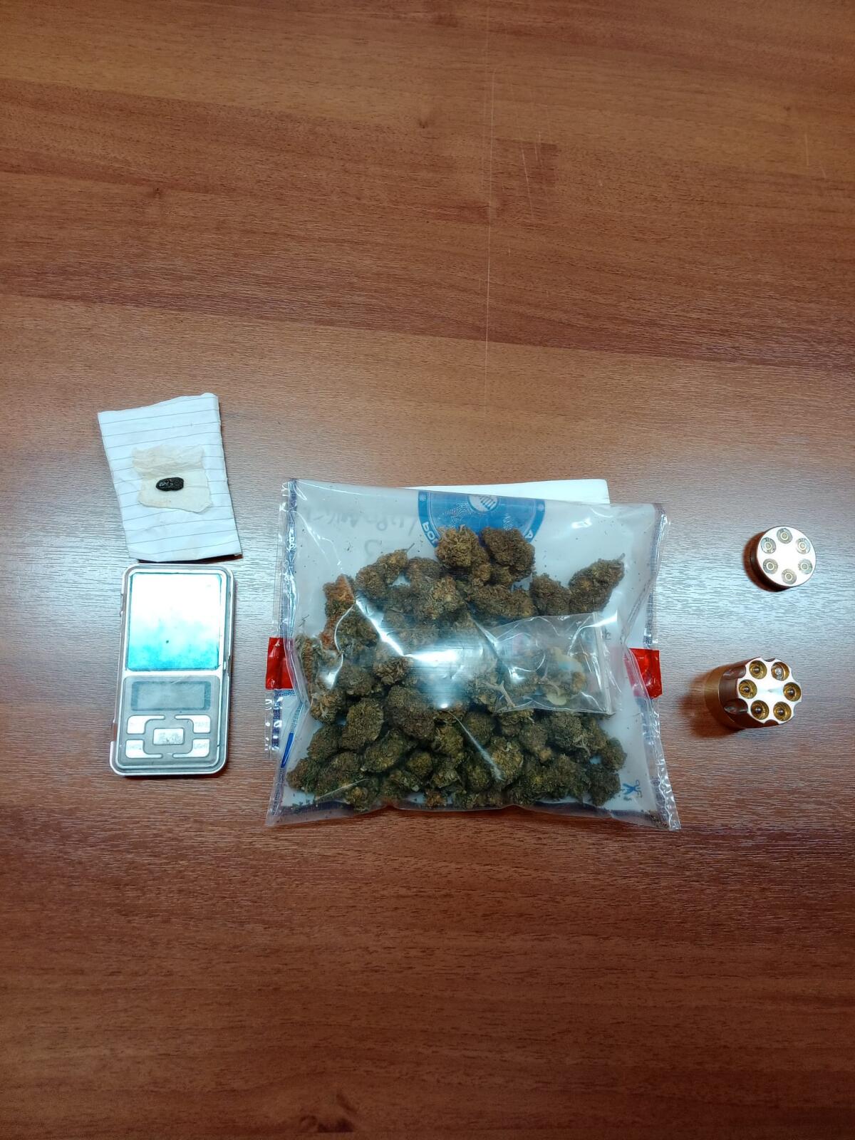 Arresti domiciliari a Palma di Montechiaro: 89,4 g di marijuana e bilancino sequestrati - 
