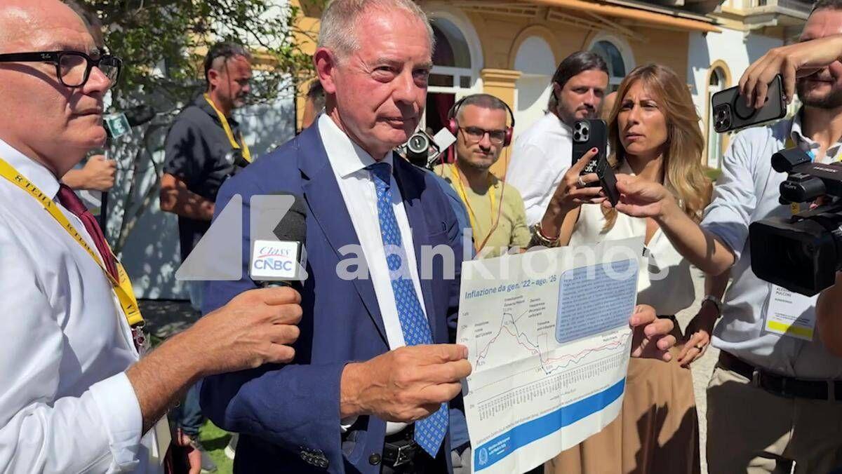 Urso sale in cattedra a Cernobbio e interroga i giornalisti sull'inflazione - Video - 