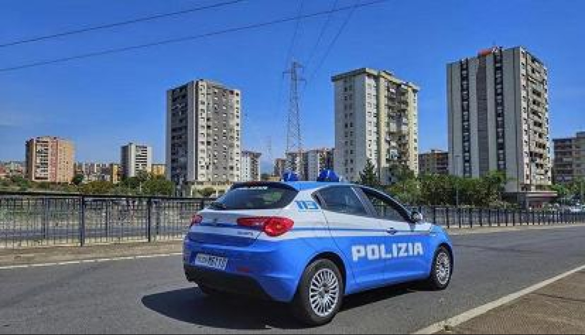 Sequestro a Librino: 6 kg di marijuana trovati in un borsone in un palazzo di viale San Teodoro - 