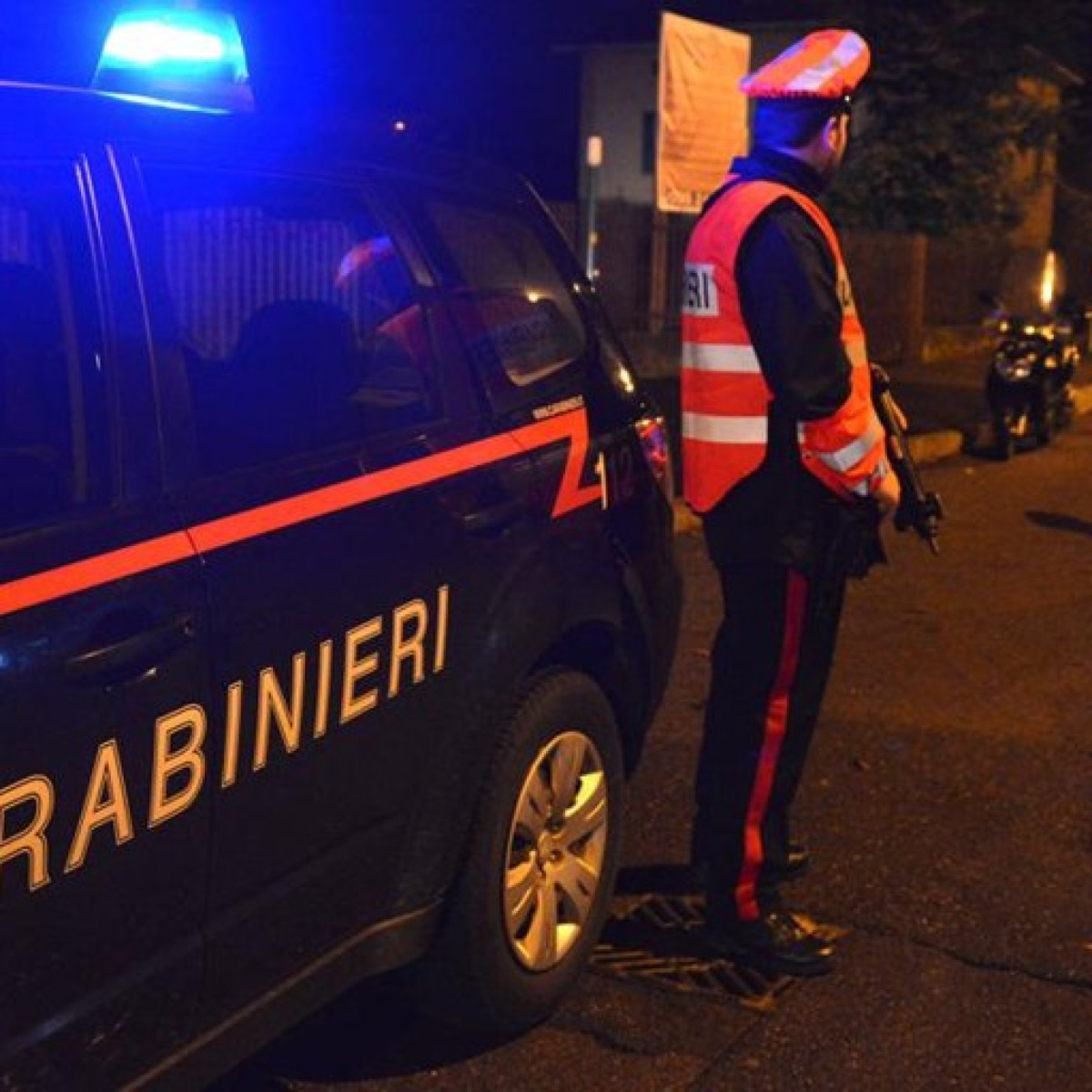 Movida a Catania: controlli interforze, circa 400 persone identificate e 7 parcheggiatori sanzionati - 