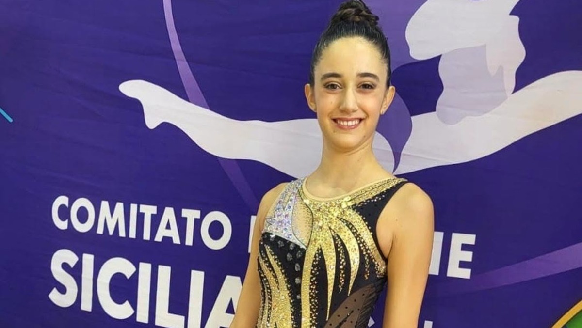 Argento per Sophia Scilletta al Campionato Silver LE: 24,600 e secondo posto a cerchio e palla -  Credit Foto CUS Catania